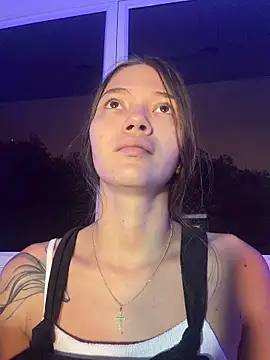 EmmaJhoons online show from February 1, 11:42 am