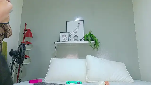 Dulcesexy   online show from March 17, 7:28 pm