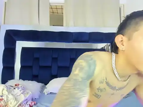 Scook Gray  online show from March 13, 9:32 pm