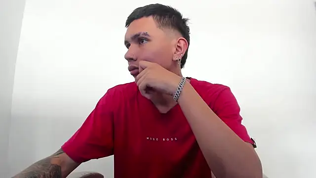 Scook Gray  online show from March 25, 4:24 pm