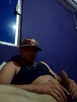 Snapshot of yoguitolokoche chatting on January 11, 12:32 pm yoguitolokoche online show from January 11, 12:32 pm