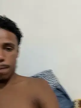 Snapshot of LorenzoBlack27 chatting on March 6, 10:39 pm LorenzoBlack27 online show from March 6, 10:39 pm