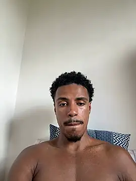 Snapshot of LorenzoBlack27 chatting on March 14, 7:30 pm LorenzoBlack27 online show from March 14, 7:30 pm