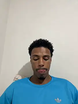 Snapshot of LorenzoBlack27 chatting on March 18, 10:35 pm LorenzoBlack27 online show from March 18, 10:35 pm