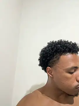 Snapshot of LorenzoBlack27 chatting on March 24, 10:59 pm LorenzoBlack27 online show from March 24, 10:59 pm