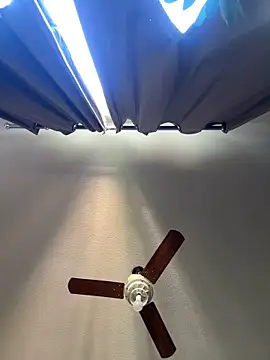 Snapshot of LorenzoBlack27 chatting on March 29, 5:24 pm LorenzoBlack27 online show from March 29, 5:24 pm