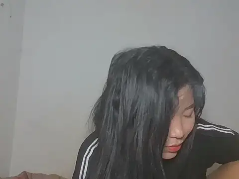 Snapshot of Zyeiii chatting on May 23, 10:08 am Zyeiii online show from May 23, 10:08 am