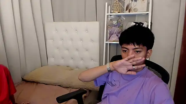 Snapshot of davincihugecock chatting on February 25, 4:38 pm davincihugecock online show from February 25, 4:38 pm