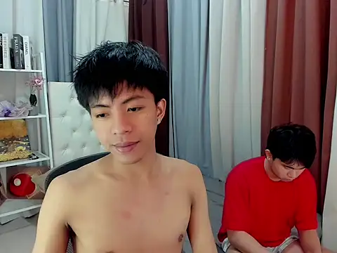 Snapshot of davincihugecock chatting on March 13, 4:35 pm davincihugecock online show from March 13, 4:35 pm