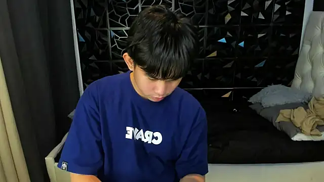 Snapshot of davincihugecock chatting on March 21, 4:32 pm davincihugecock online show from March 21, 4:32 pm