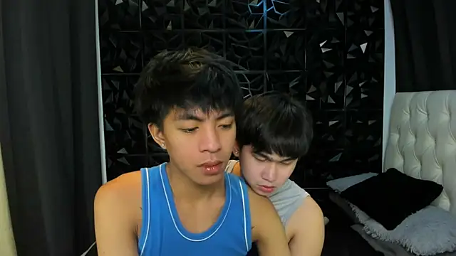 Snapshot of davincihugecock chatting on March 24, 5:18 pm davincihugecock online show from March 24, 5:18 pm