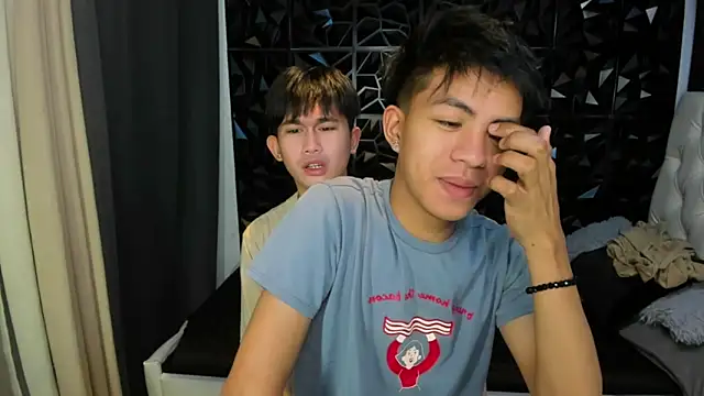 Snapshot of davincihugecock chatting on March 28, 4:39 pm davincihugecock online show from March 28, 4:39 pm