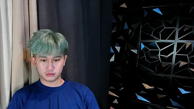 Snapshot of davincihugecock chatting on April 5, 4:59 pm davincihugecock online show from April 5, 4:59 pm