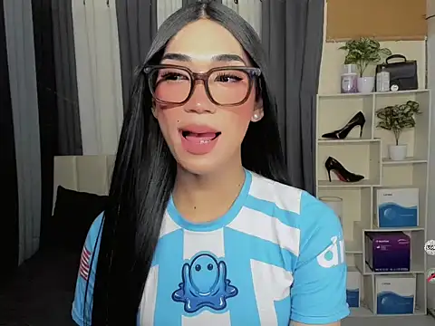 Snapshot of FyangFoxx chatting on March 27, 6:30 am FyangFoxx online show from March 27, 6:30 am