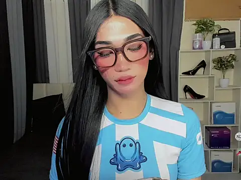 Snapshot of FyangFoxx chatting on March 27, 10:37 am FyangFoxx online show from March 27, 10:37 am