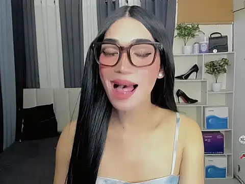 Snapshot of FyangFoxx chatting on March 28, 6:57 am FyangFoxx online show from March 28, 6:57 am