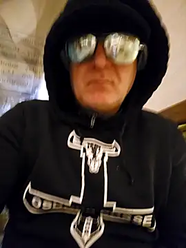 Snapshot of no_snitch_isoke chatting on February 6, 6:00 pm no snitch isoke online show from February 6, 6:00 pm