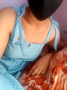 Snapshot of eddy_girl chatting on February 2, 7:29 am eddy girl online show from February 2, 7:29 am