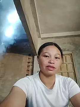 Snapshot of miray- chatting on May 27, 1:57 am miray- online show from May 27, 1:57 am