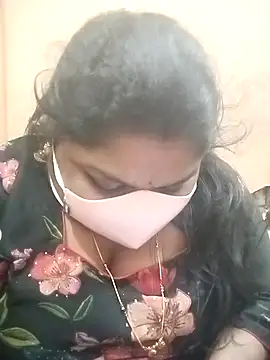 Snapshot of misammahyd chatting on January 19, 10:19 am misammahyd online show from January 19, 10:19 am