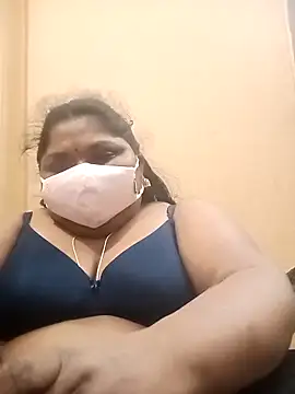 Snapshot of misammahyd chatting on February 1, 10:03 am misammahyd online show from February 1, 10:03 am