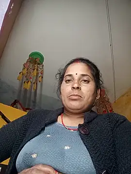 Snapshot of Reena_lodha chatting on February 4, 12:27 am Reena lodha online show from February 4, 12:27 am