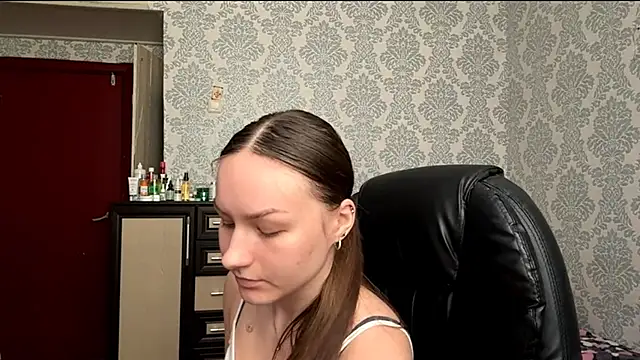 LindsayBlackshire online show from January 19, 8:07 am