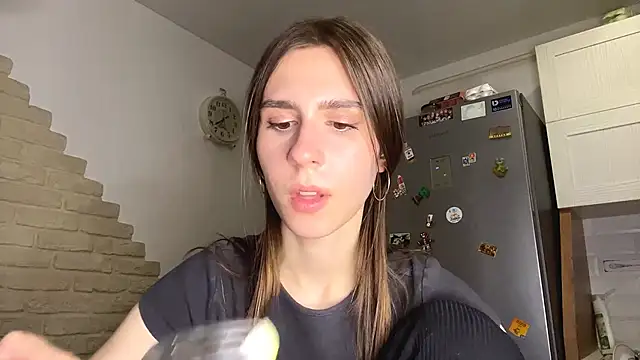 ElsieKuhlmann online show from March 5, 5:20 pm