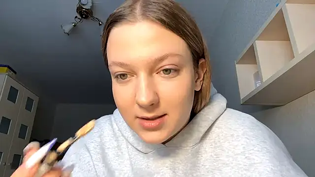 JammieMickiewicz online show from January 13, 7:46 am