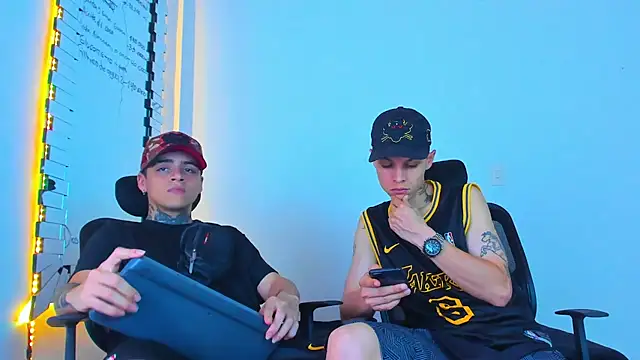 Thomas-Wil online show from February 6, 2:16 am