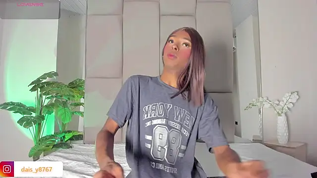 DaisyTaylor   online show from March 24, 8:25 pm