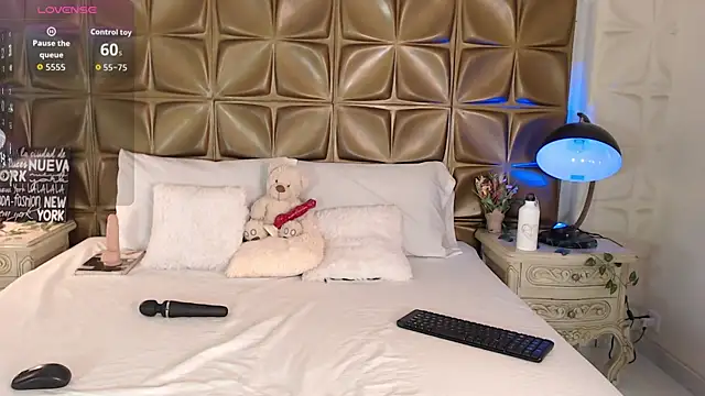 Snapshot of KeisyCamer chatting on April 2, 4:32 am KeisyCamer online show from April 2, 4:32 am