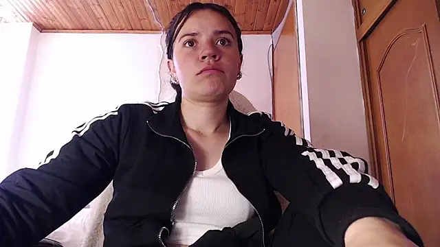 Shanel Lozano online show from February 4, 7:42 pm