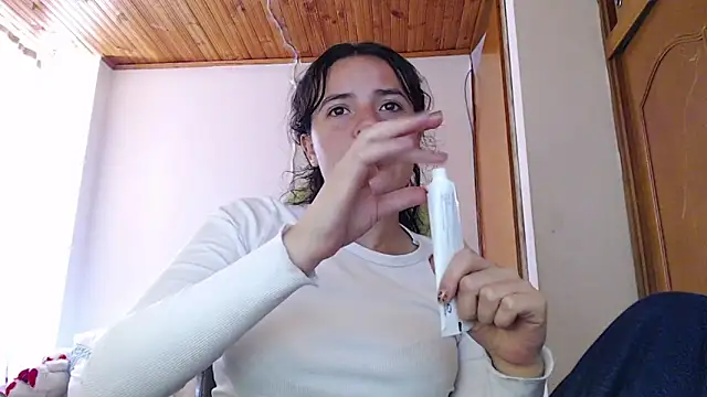 Snapshot of Shanel_Lozano chatting on February 25, 5:22 pm Shanel Lozano online show from February 25, 5:22 pm