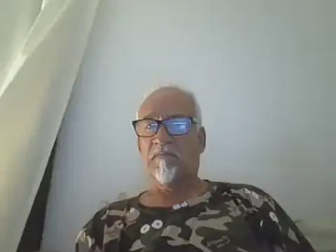 Snapshot of Patyman chatting on March 6, 3:03 am Patyman online show from March 6, 3:03 am