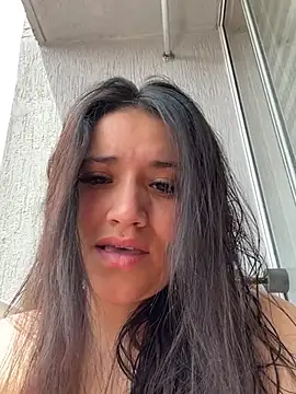 Snapshot of Veronica_Wins_ chatting on April 24, 3:36 pm Veronica Wins online show from April 24, 3:36 pm