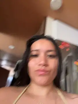 Snapshot of Veronica_Wins_ chatting on May 5, 3:20 pm Veronica Wins online show from May 5, 3:20 pm