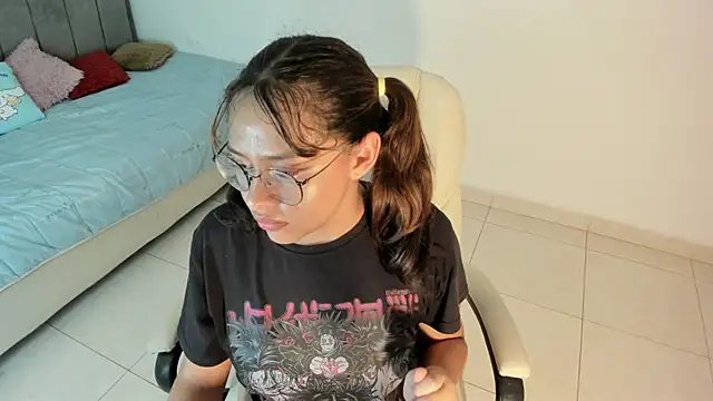 Snapshot of rosse_taylorx1 chatting on April 30, 7:20 pm rosse taylorx1 online show from April 30, 7:20 pm