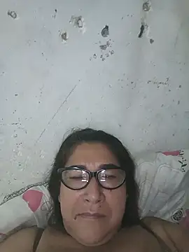 PatriciaGrajales online show from April 27, 1:31 pm