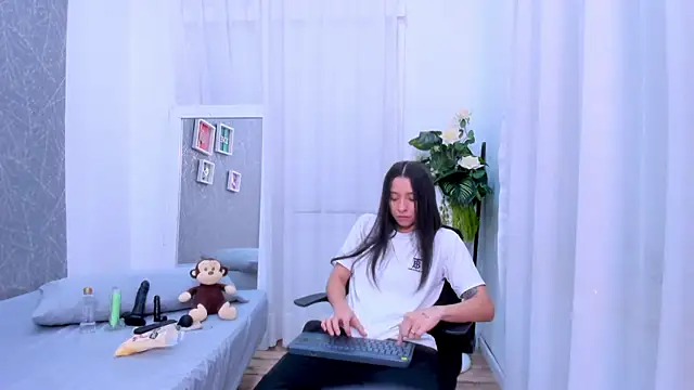 ViictoriiaSaenz online show from February 5, 4:06 am