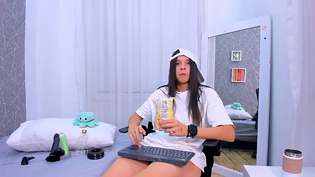 ViictoriiaSaenz online show from March 27, 3:56 am