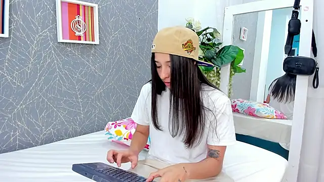 ViictoriiaSaenz online show from May 8, 4:07 am