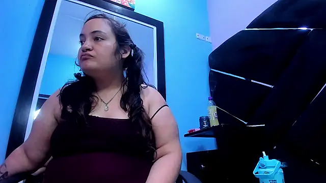 MiaRouss69 online show from May 6, 10:04 pm