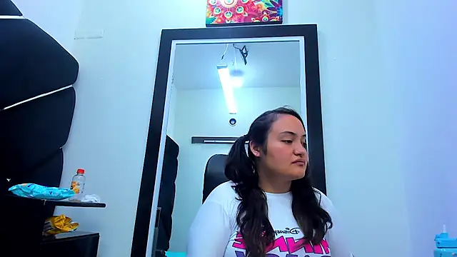MiaRouss69 online show from May 12, 10:40 pm