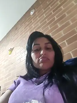 Snapshot of LunaRouuse_ chatting on March 31, 11:38 pm LunaRouuse online show from March 31, 11:38 pm