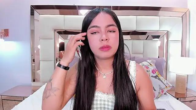 Snapshot of rousse_stonss chatting on March 19, 4:55 pm rousse stonss online show from March 19, 4:55 pm