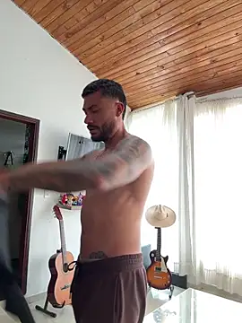 Snapshot of FrancoRossi_ chatting on February 2, 6:28 pm FrancoRossi online show from February 2, 6:28 pm