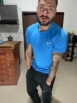 Snapshot of FrancoRossi_ chatting on February 6, 1:54 am FrancoRossi online show from February 6, 1:54 am