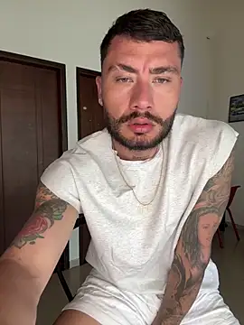 Snapshot of FrancoRossi_ chatting on February 16, 8:27 pm FrancoRossi online show from February 16, 8:27 pm