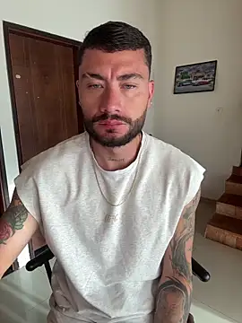 Snapshot of FrancoRossi_ chatting on February 17, 12:23 pm FrancoRossi online show from February 17, 12:23 pm